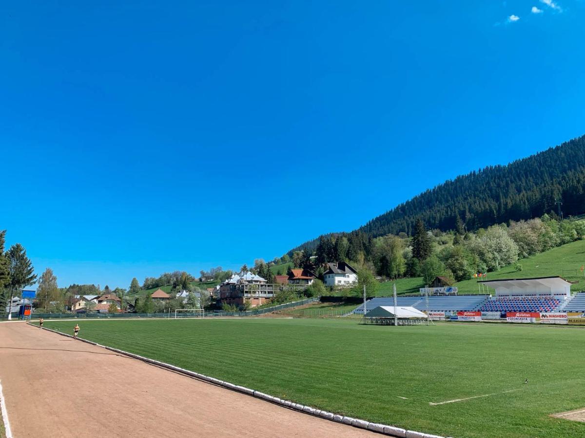 Vila Stadion Campulung Moldovenesc Luaran gambar