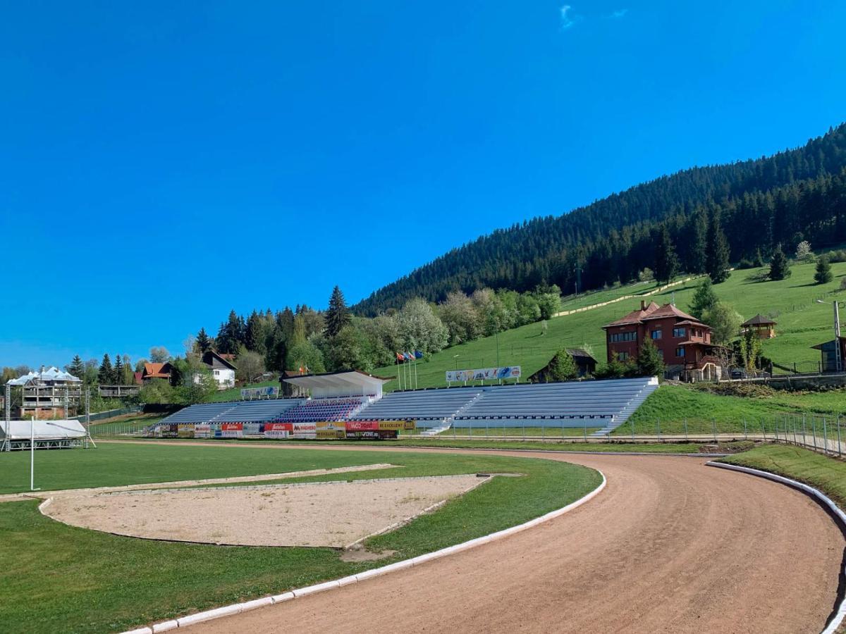 Vila Stadion Campulung Moldovenesc Luaran gambar